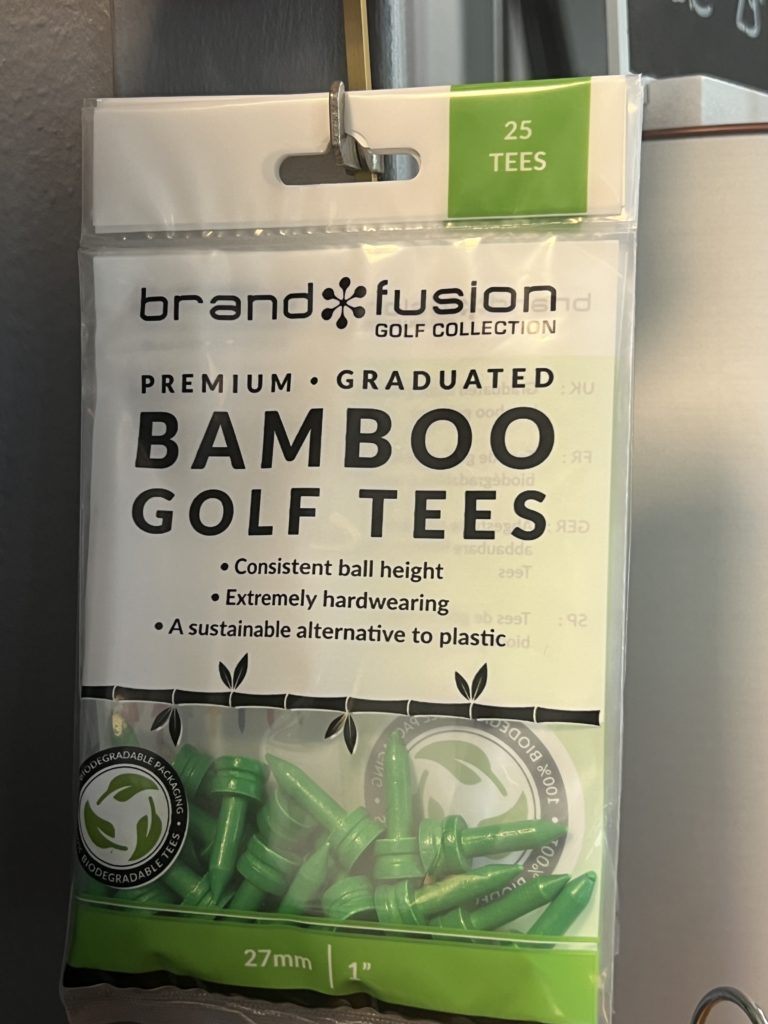 tee de golf en bambou
